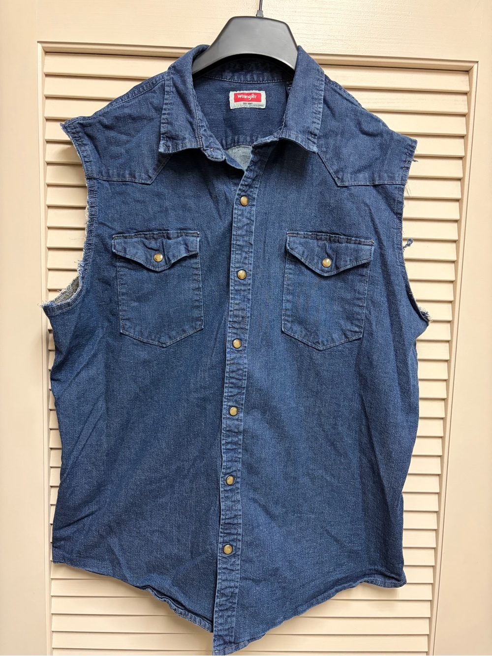 Wrangler Mens XL Denim Shirt Vest Cut Off Sleeves Pearl Snap Western Cowboy
